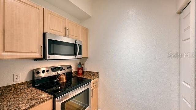 1064 N TAMIAMI TRL #1524