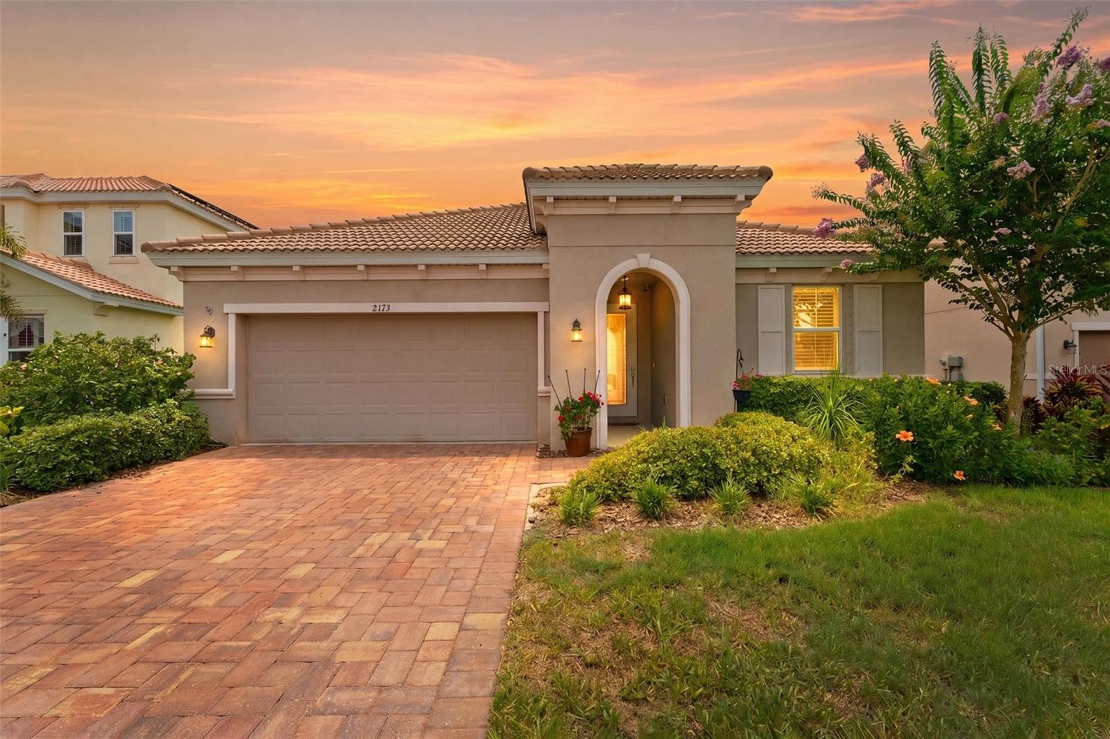 2173 WEAVER BIRD LN