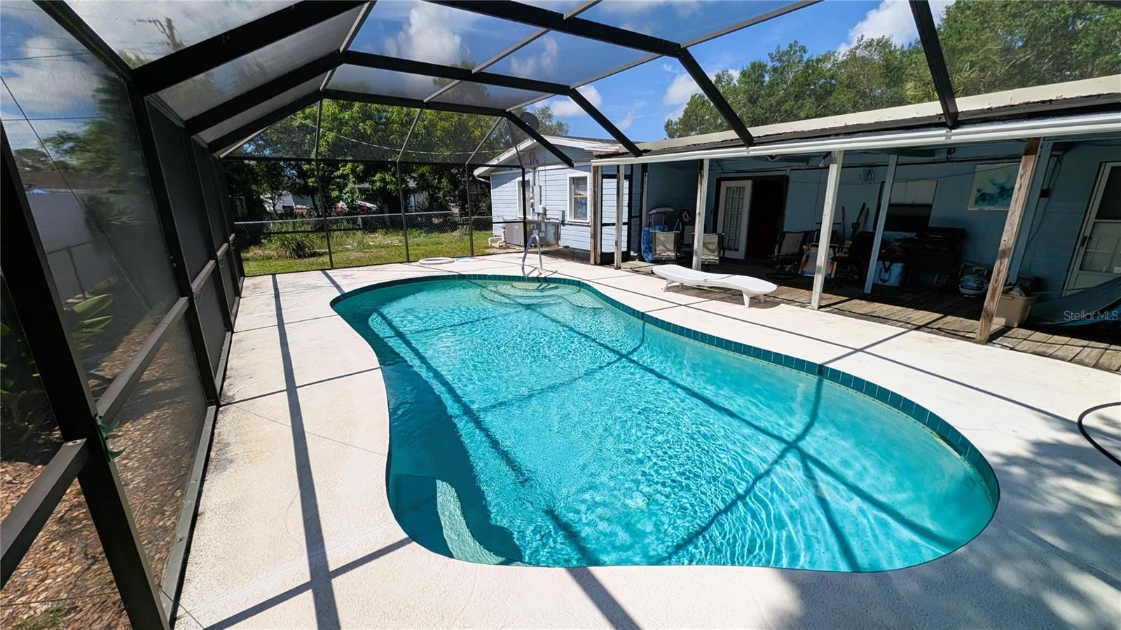 5350 CASTLEMAN DR