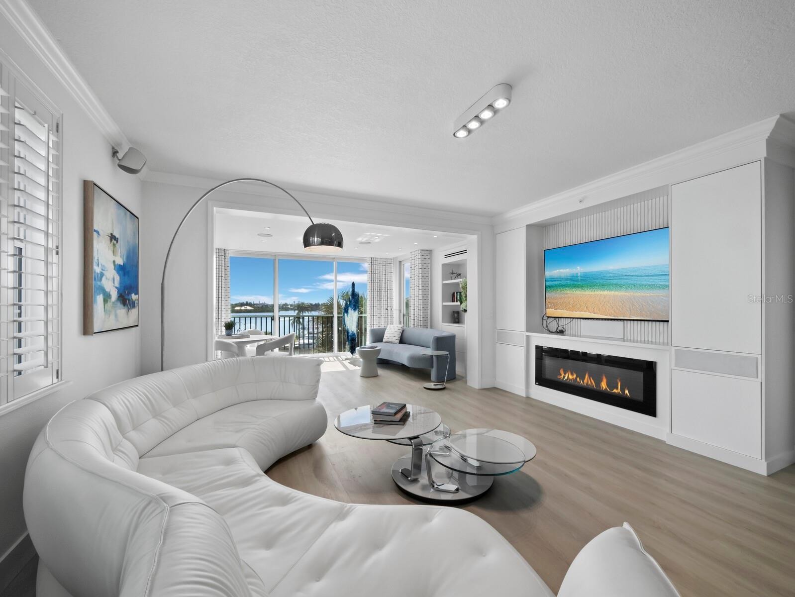 1260 DOLPHIN BAY WAY #301