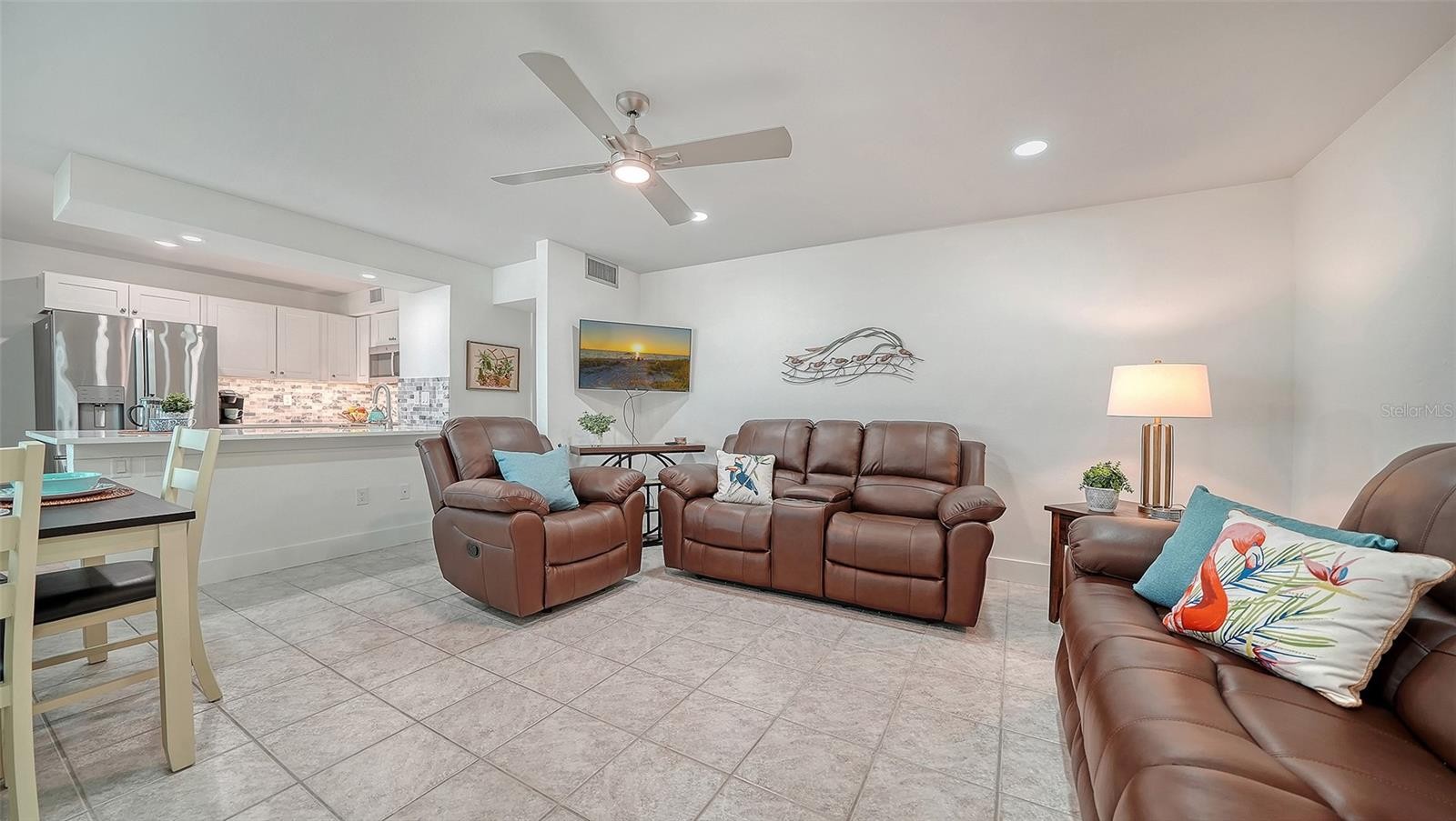 5950 MIDNIGHT PASS RD #201