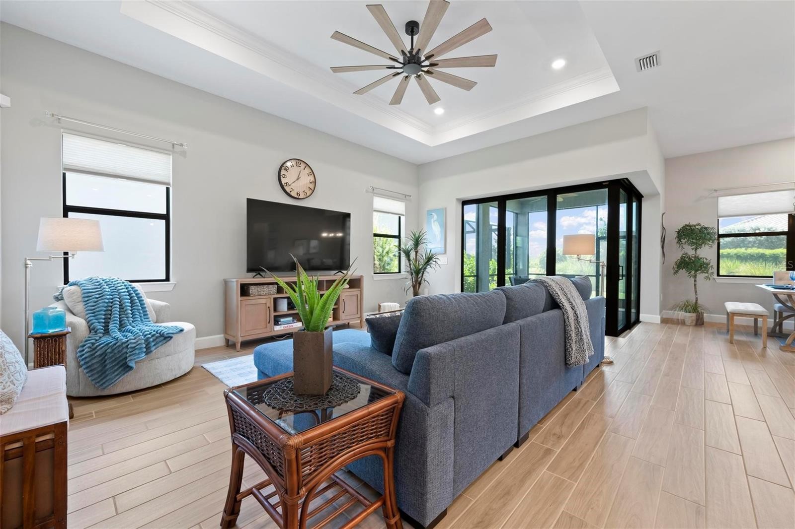 6205 GRANDE TALON LN