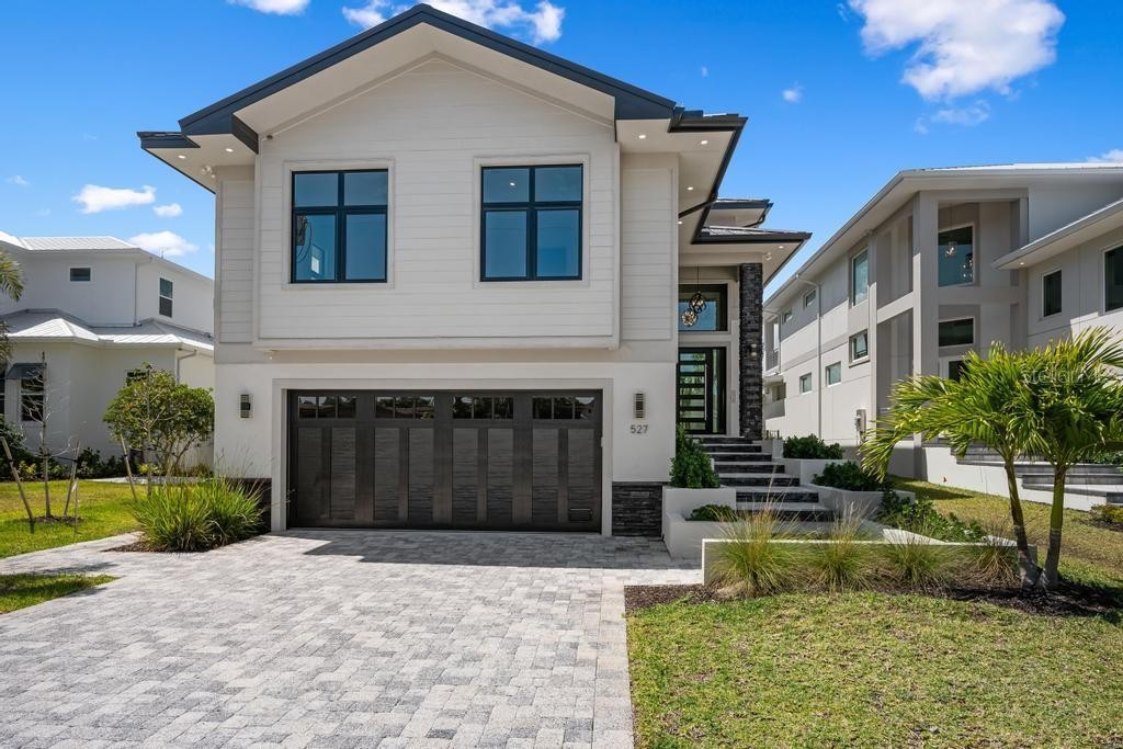 527 VENICE LN