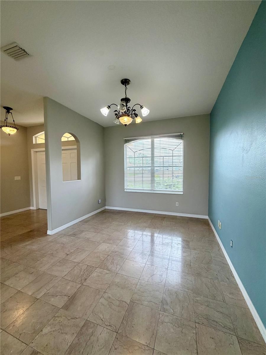 1204 S SAN MATEO DR