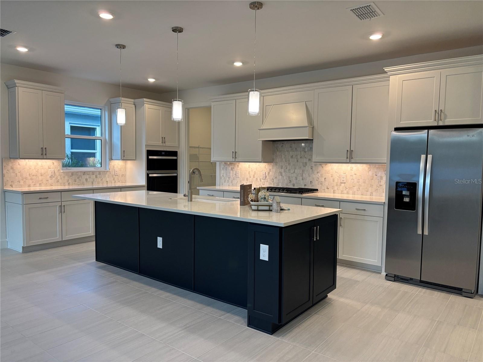 1832 SILVER SHORES BLVD