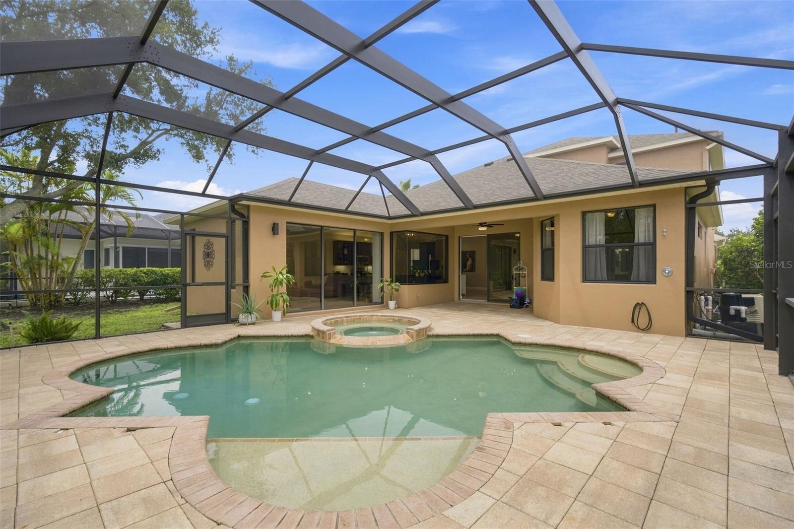235 DAHLIA CT