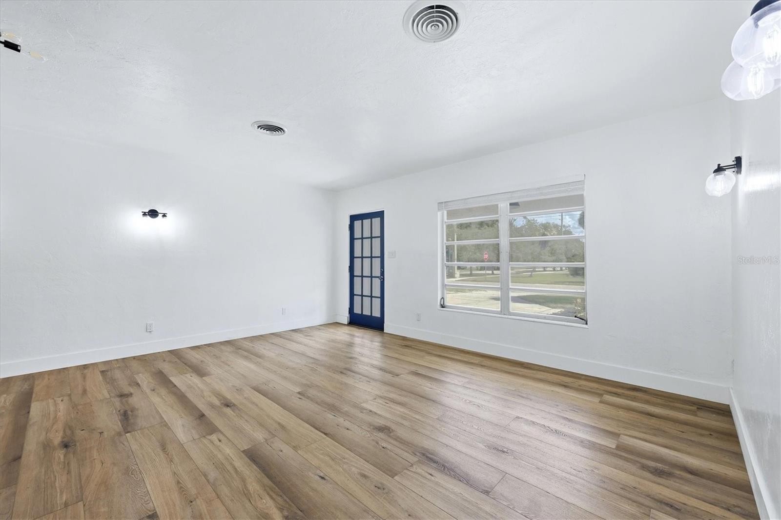 2000 CRAFT LN