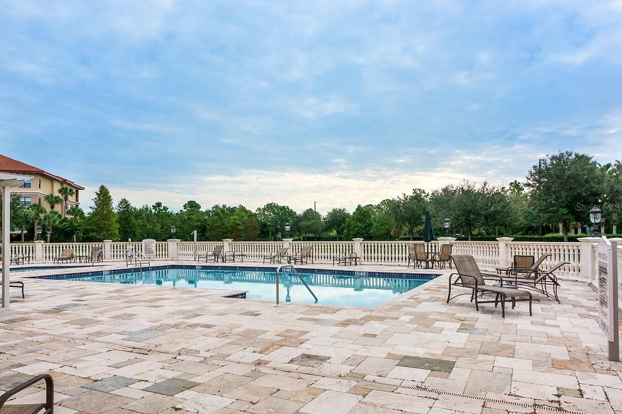 7702 LAKE VISTA CT #204