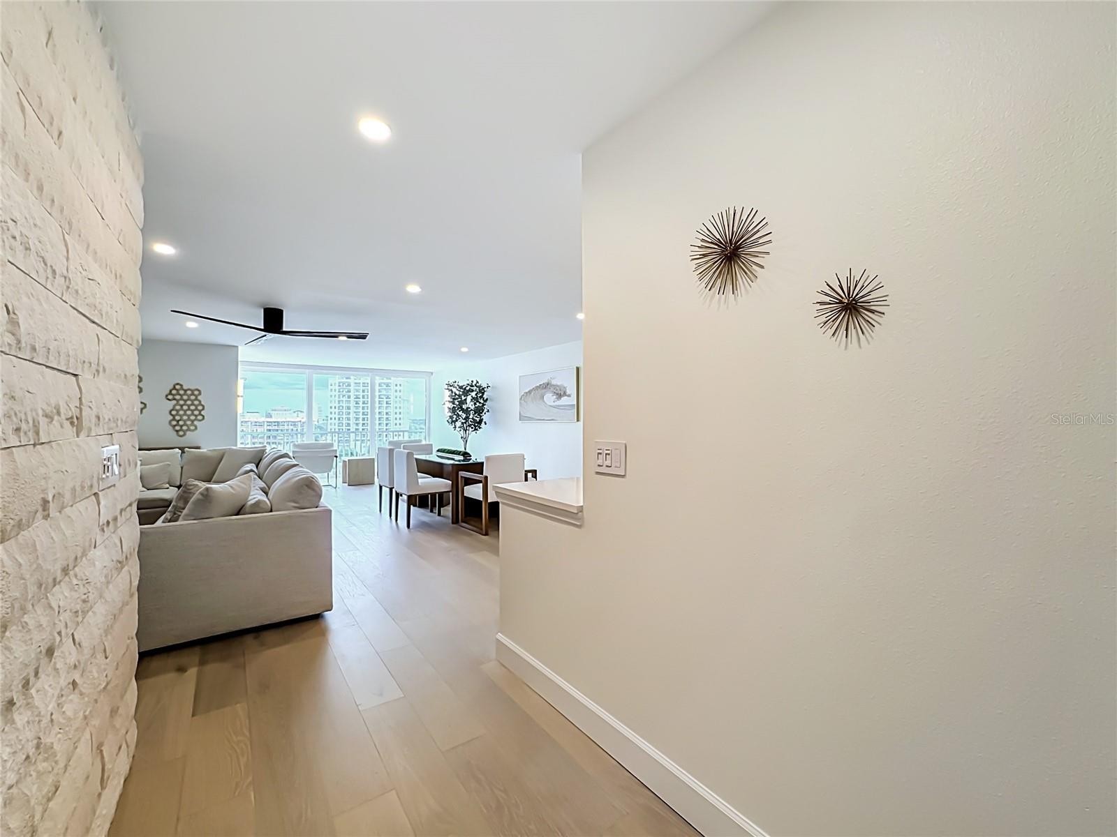 435 S GULFSTREAM AVE #1006