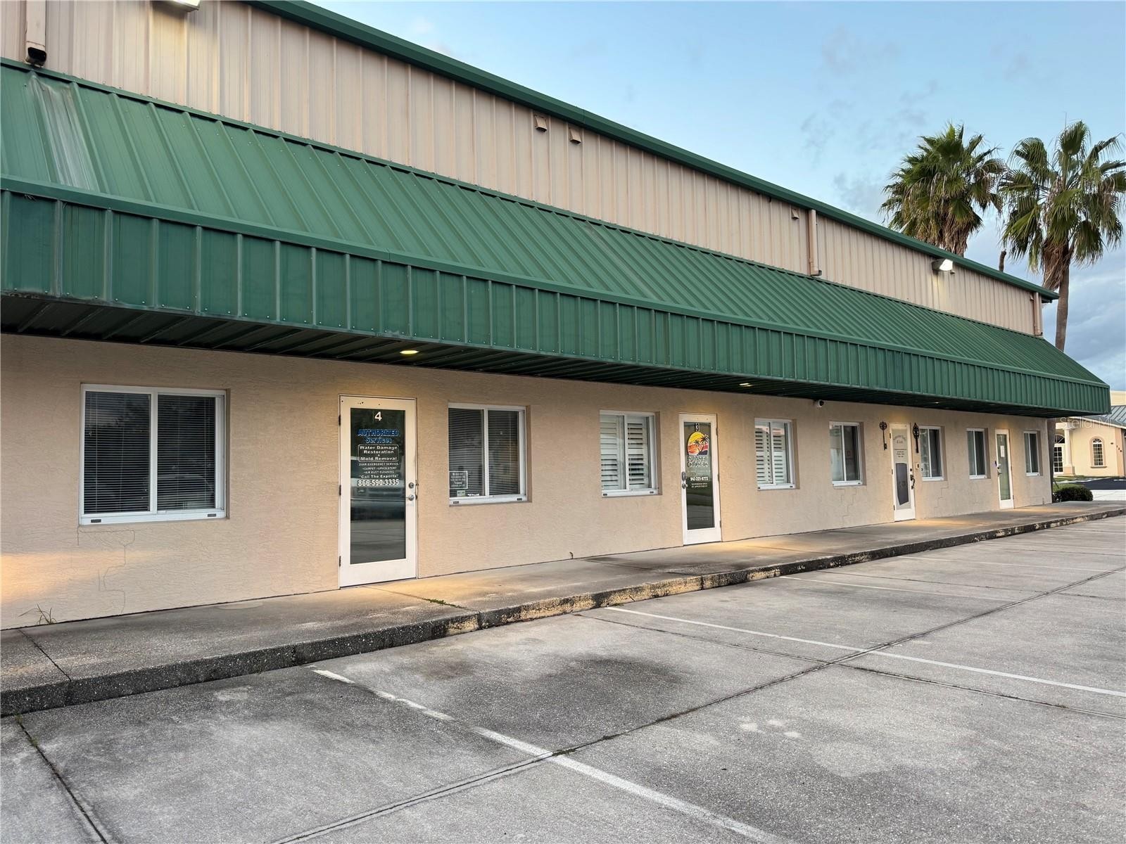 121 TRIPLE DIAMOND BLVD #4