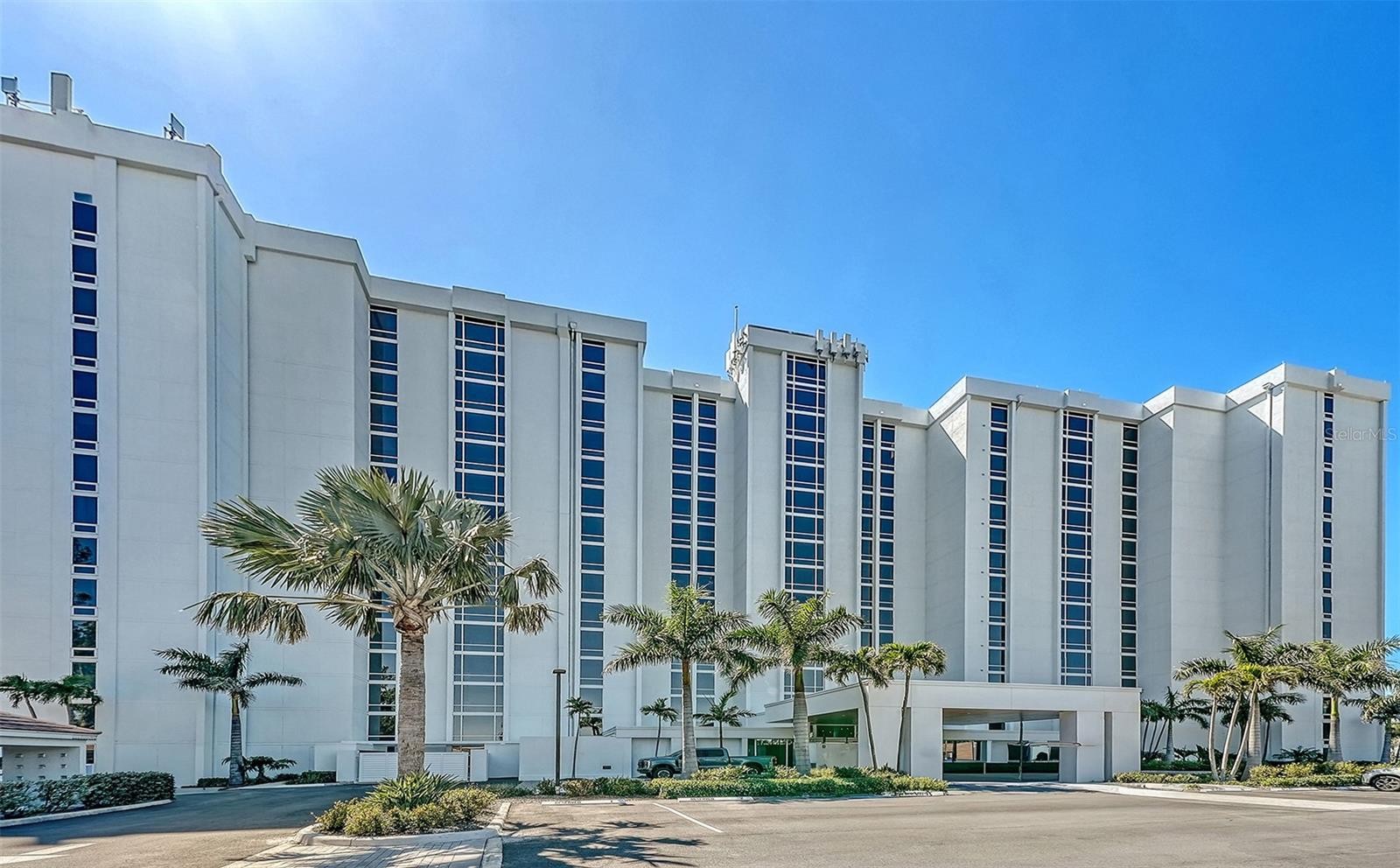 2425 GULF OF MEXICO DR #1E