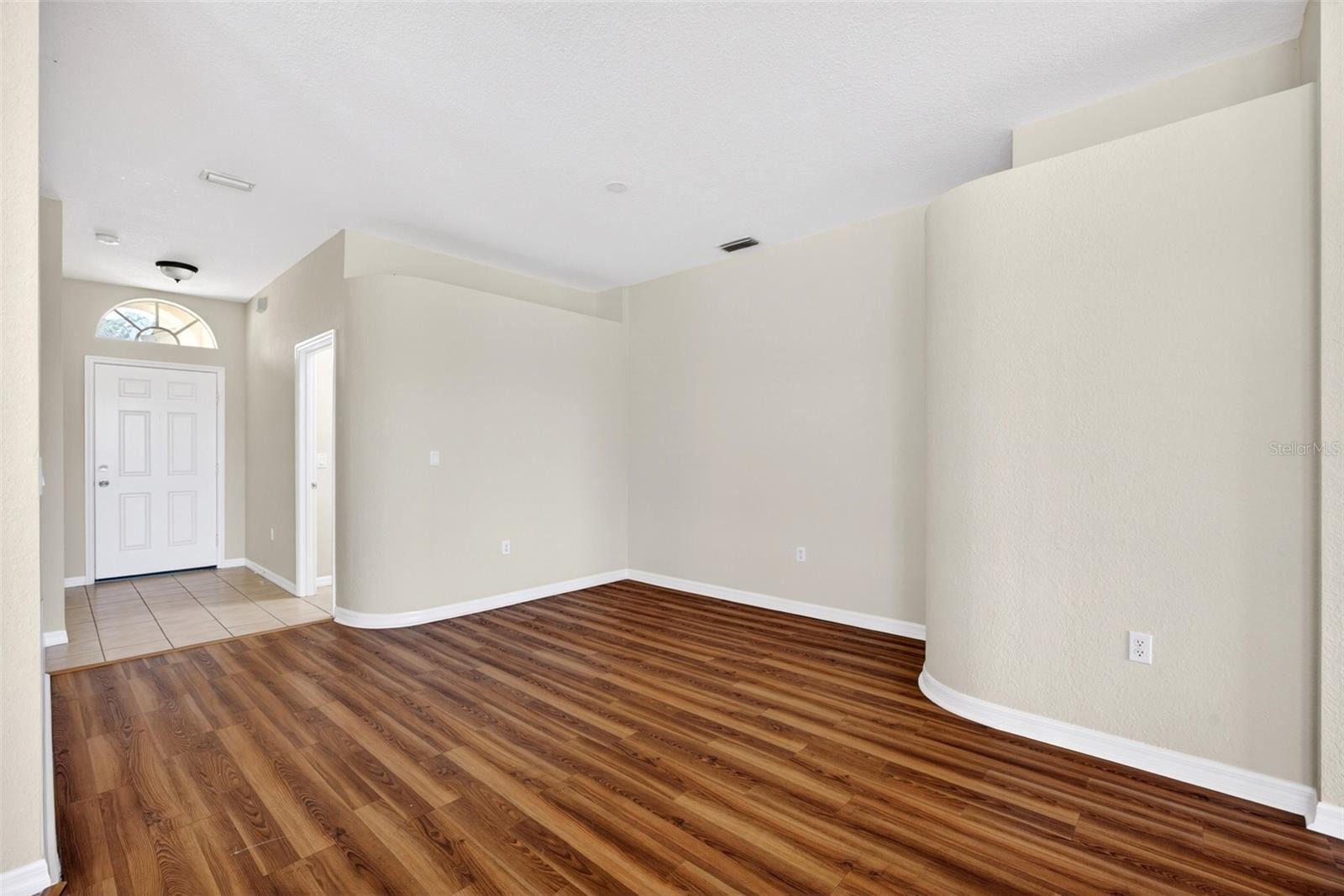 1823 SCARLETT AVE
