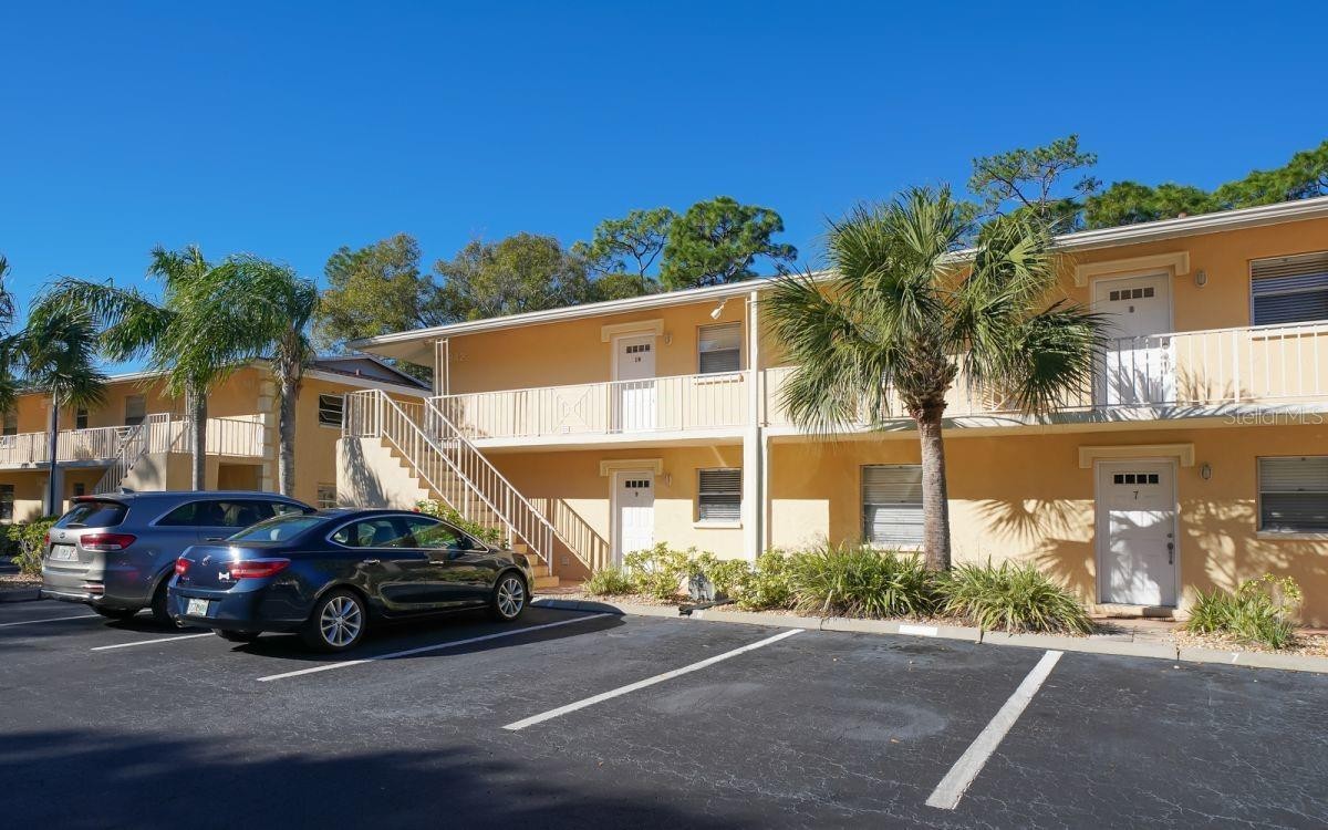942 LA COSTA CIR #9