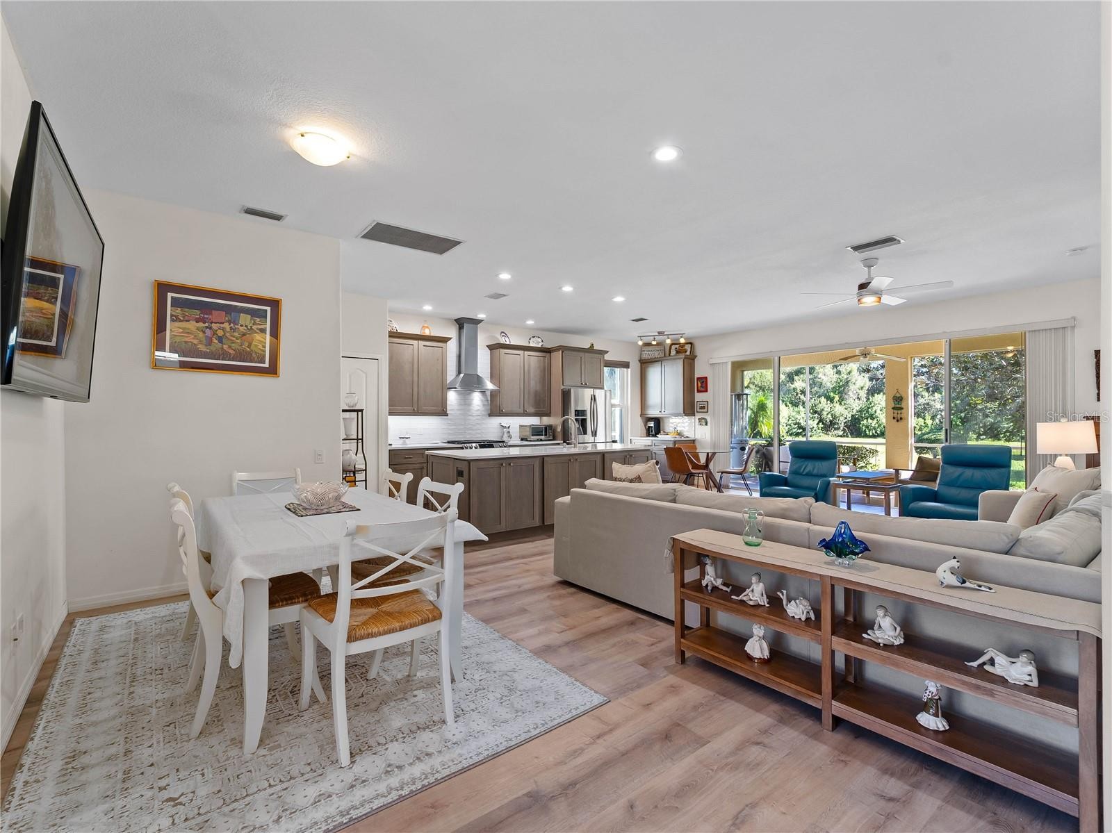 8419 WHISPERING WOODS CT