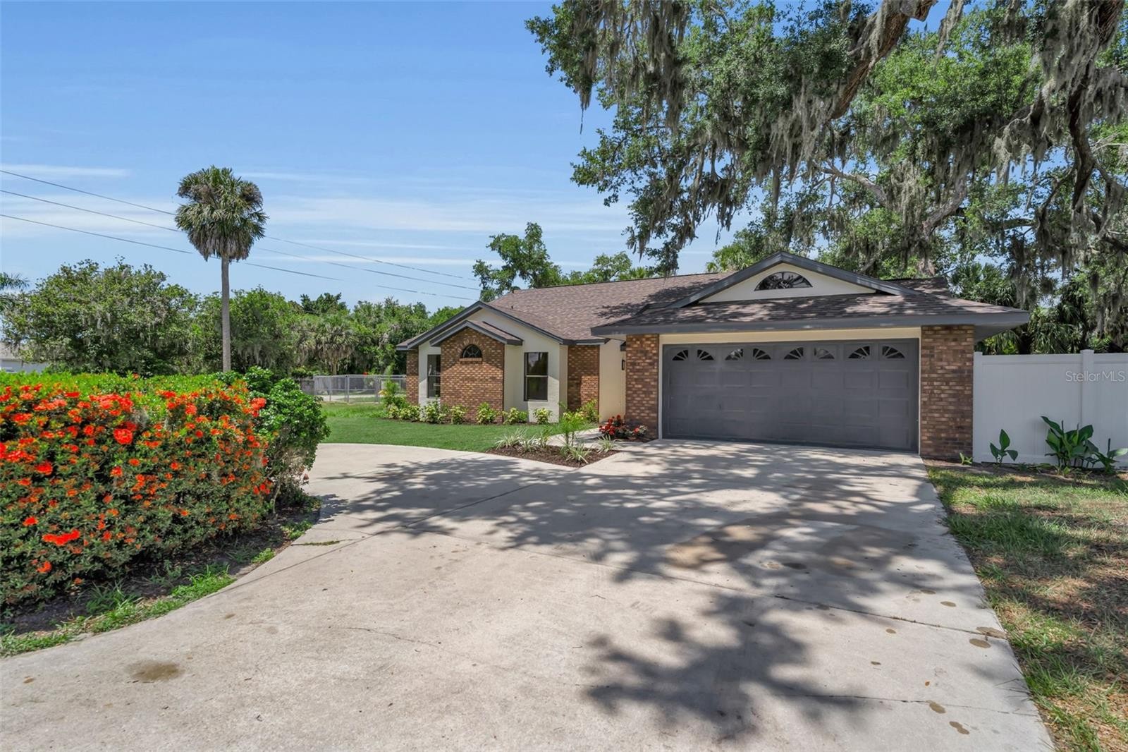 1005 GREYSTONE LN