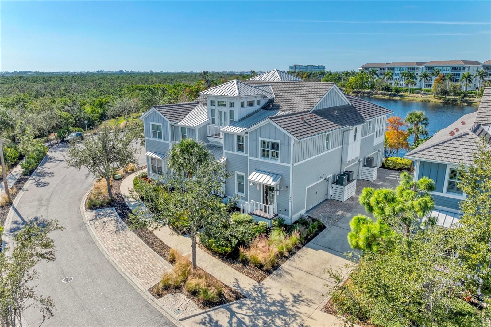 348 SAPPHIRE LAKE DR #201