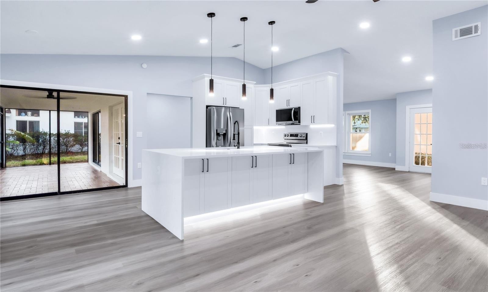 1007 NW 82ND ST
