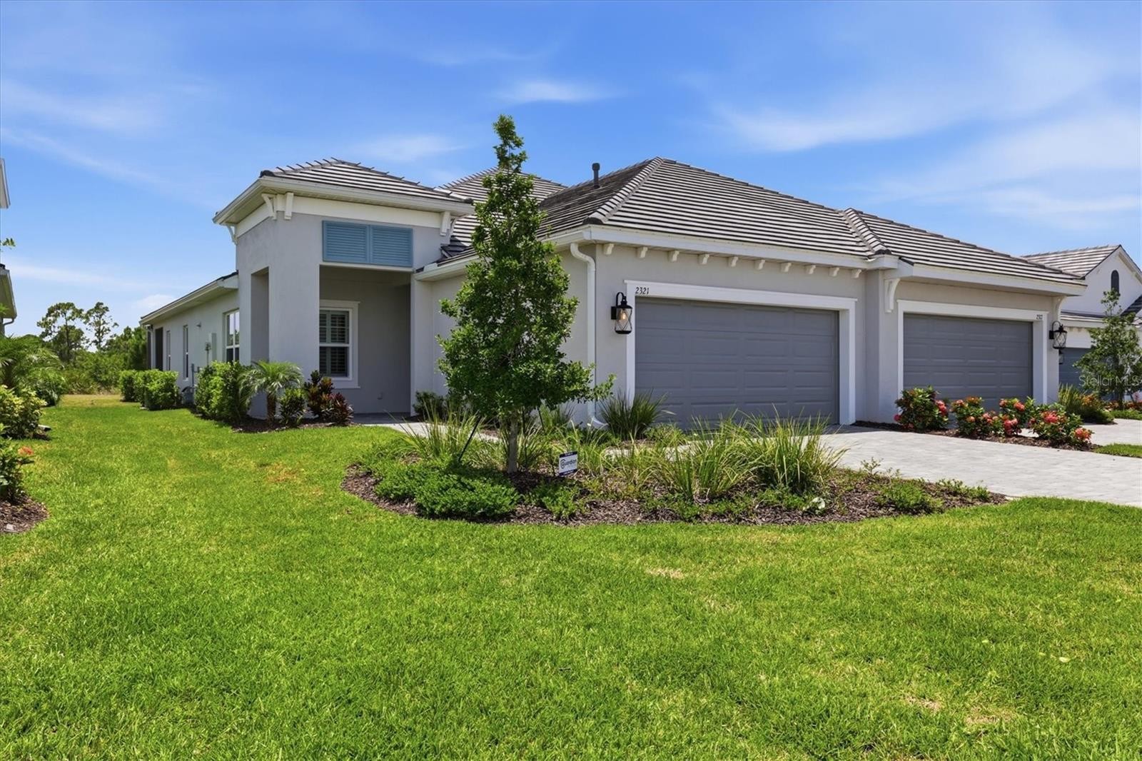 2321 BLUE MAHOE LN