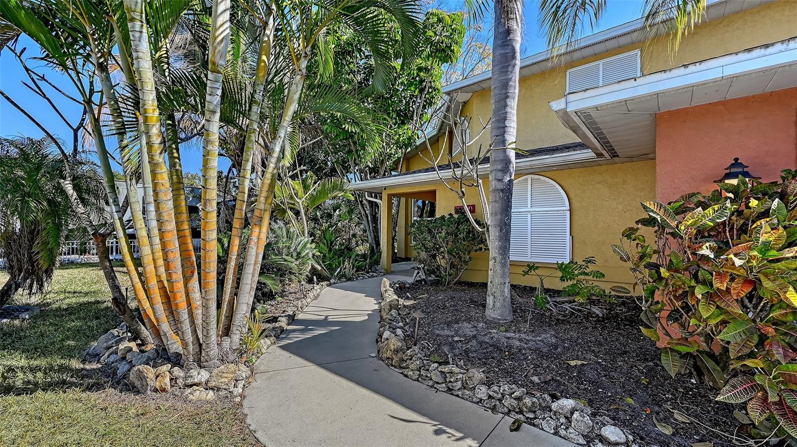 2429 WHIPPOORWILL CIR