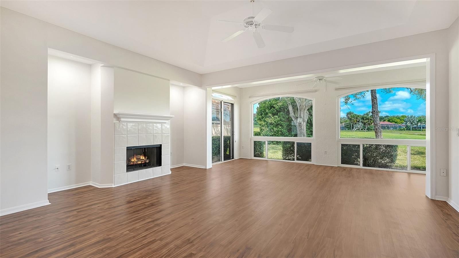 3978 CHATSWORTH GREENE #35