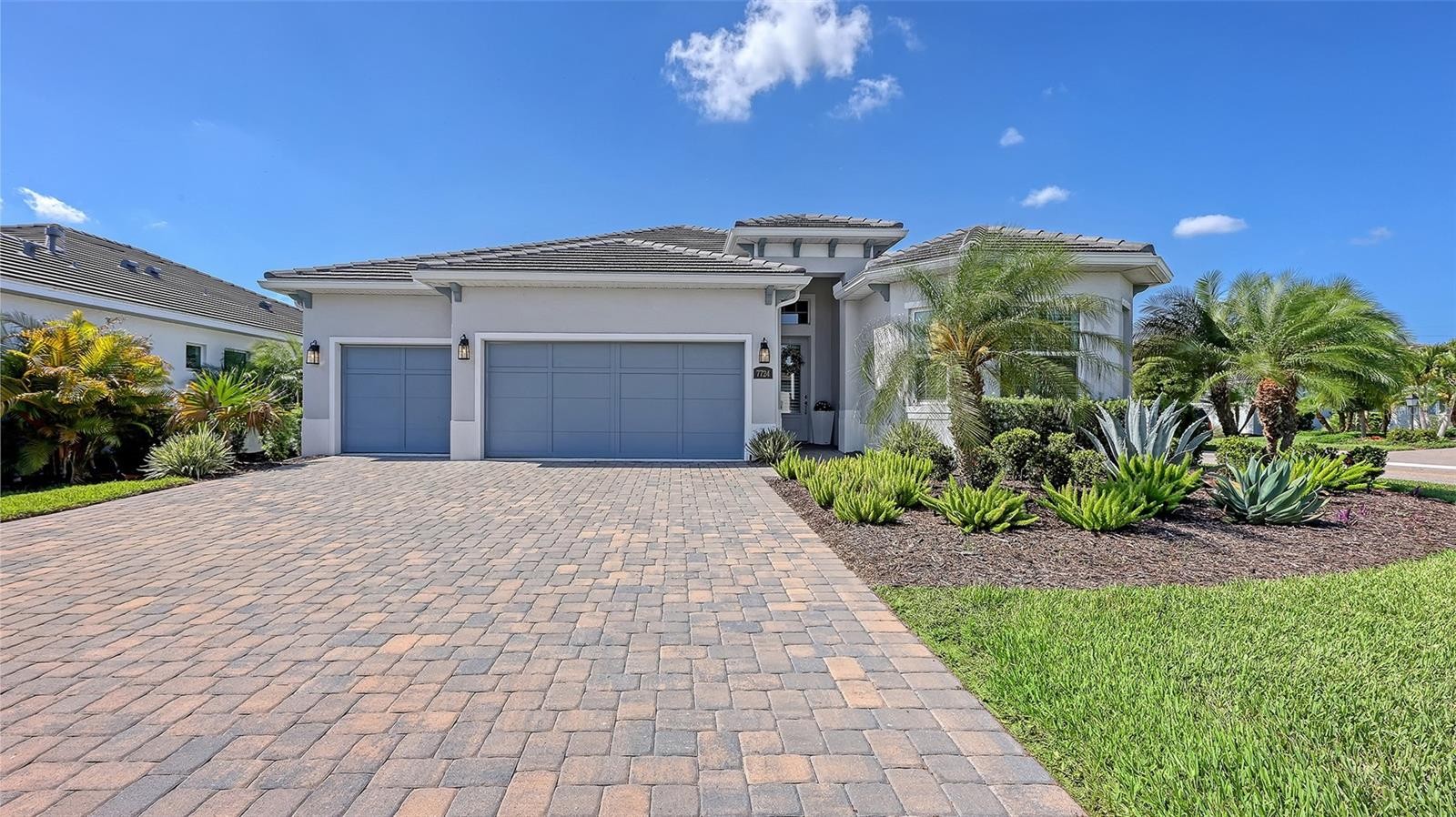 7724 SANDHILL LAKE DR