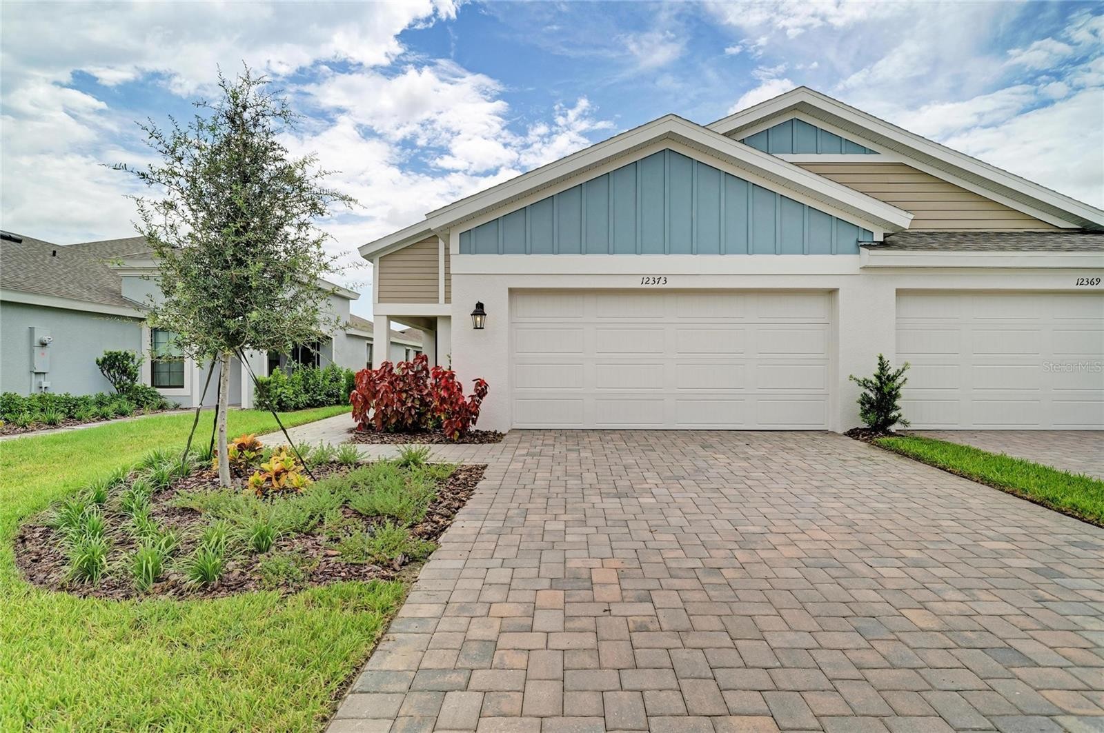12373 OAK  HILL WAY