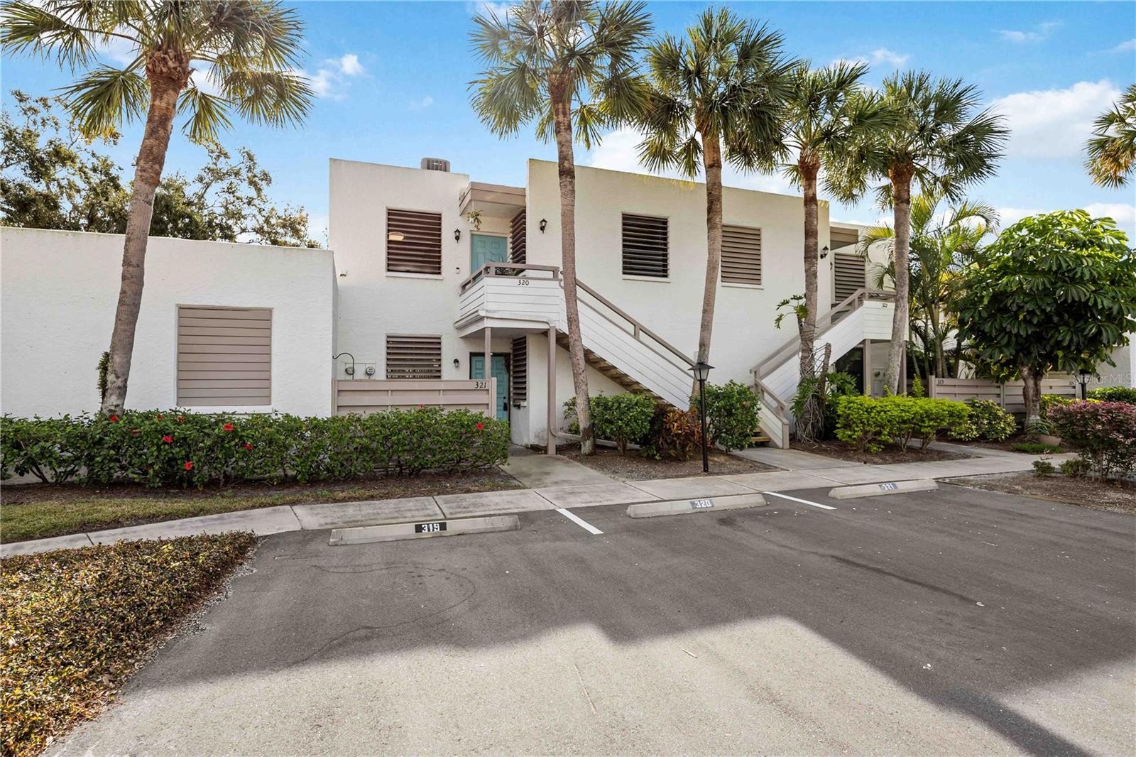 320 TIMBER LAKE DR #320