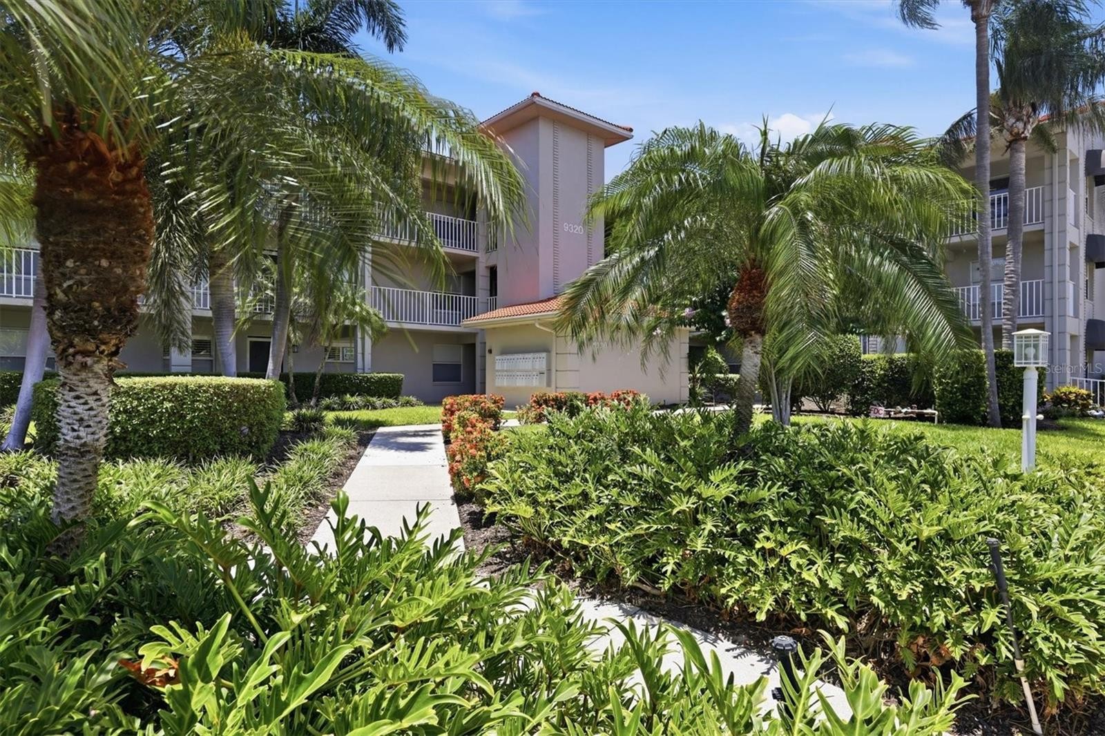 9320 CLUBSIDE CIR #2209