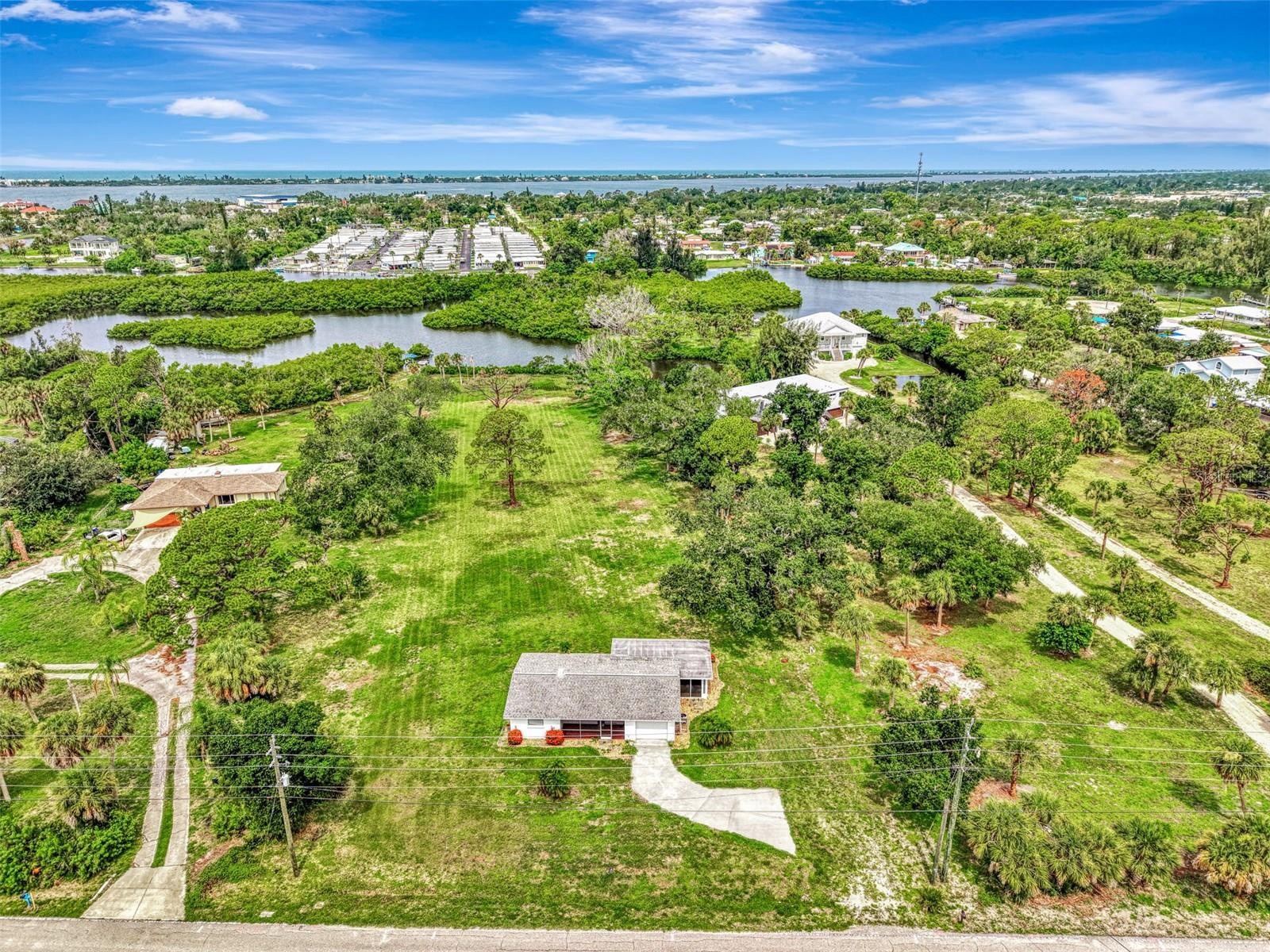 780 S OXFORD DR