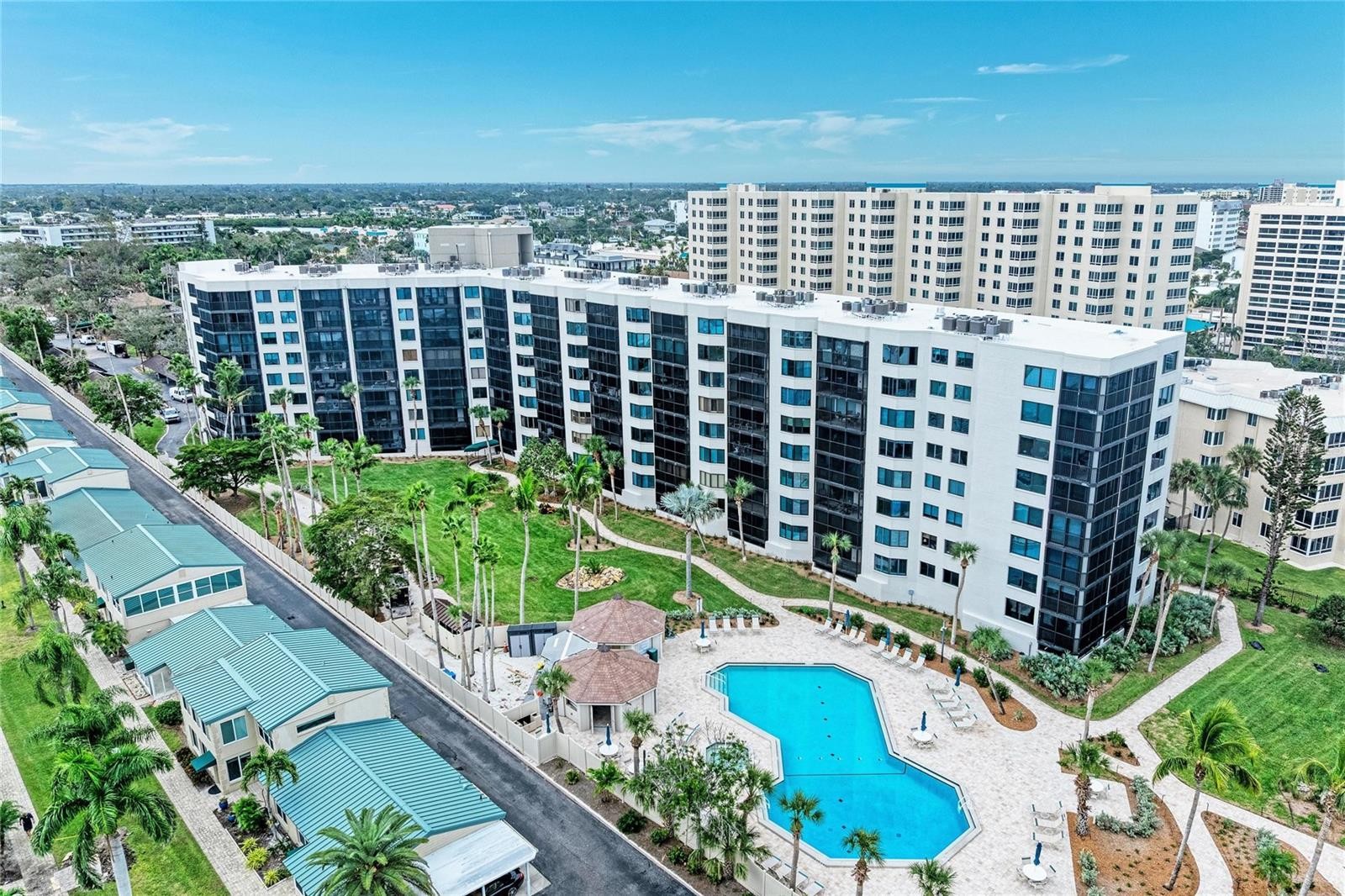 5880 MIDNIGHT PASS RD #903