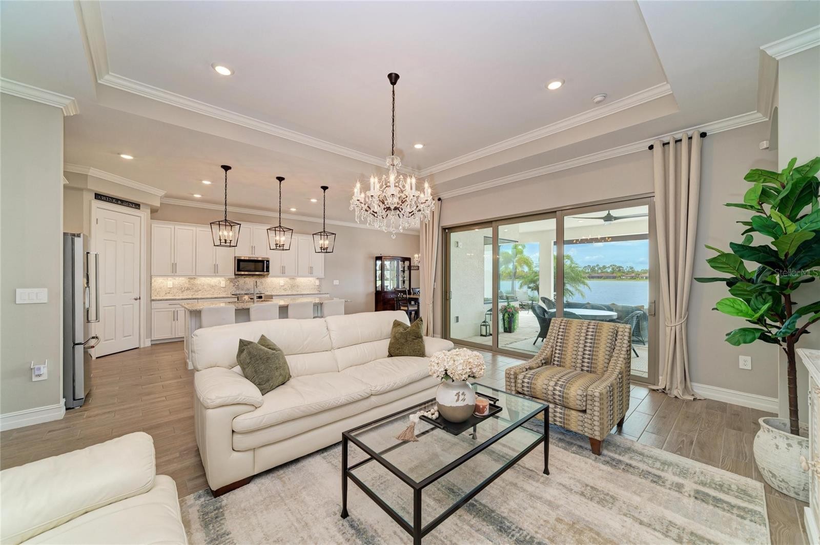 289 VILLORESI BLVD