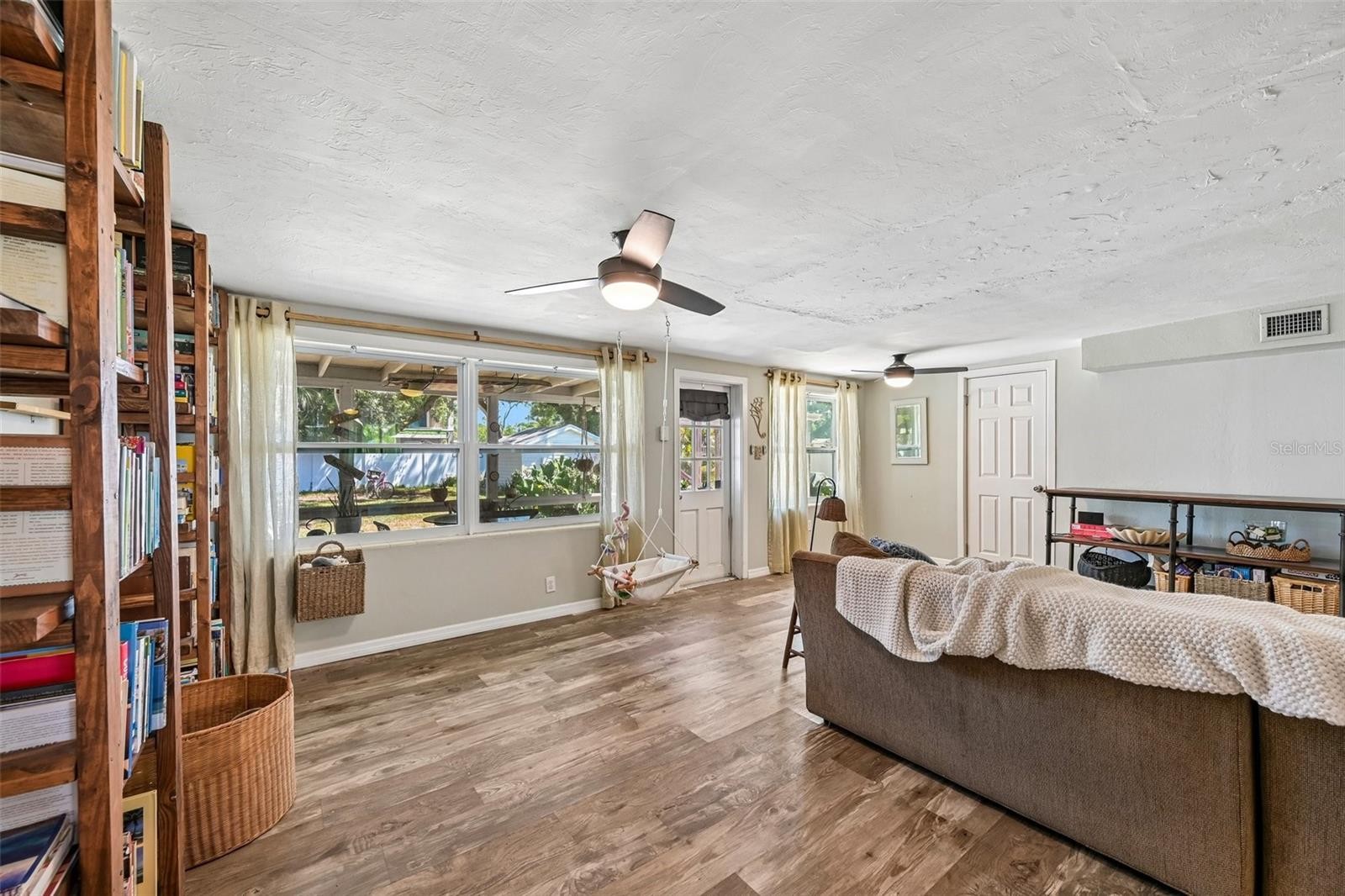 2818 11TH AVE W