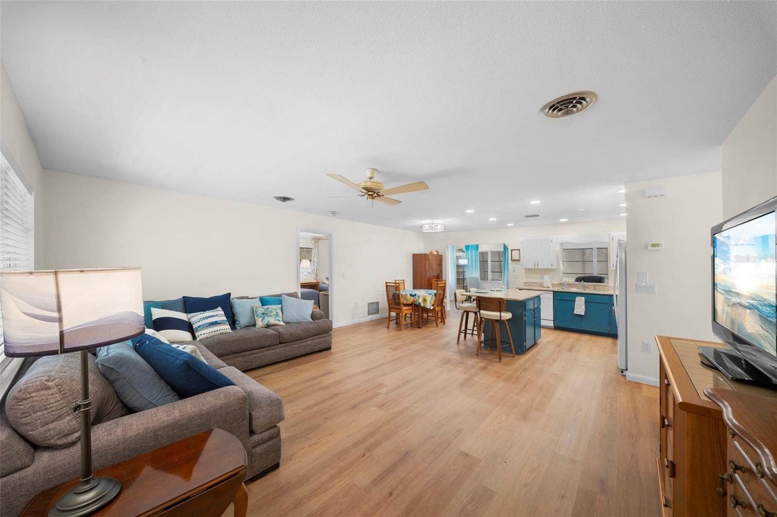28 CLINTWOOD AVE