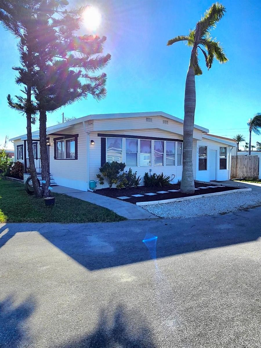 416 52ND AVENUE DR W