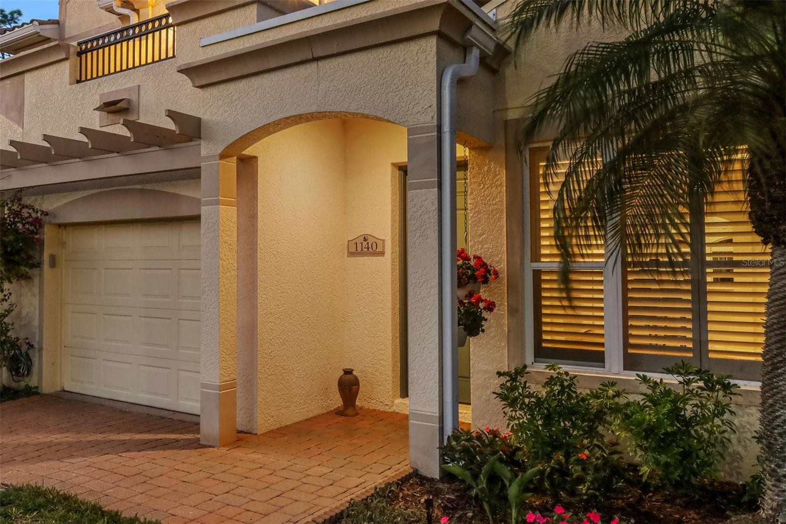 1140 BEACHCOMBER CT #11