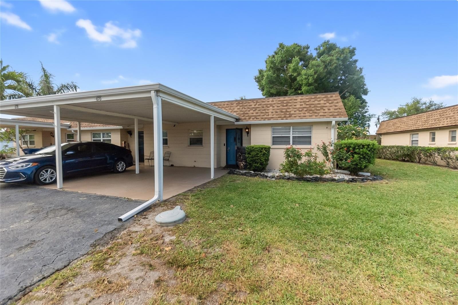 676 PARK CIR