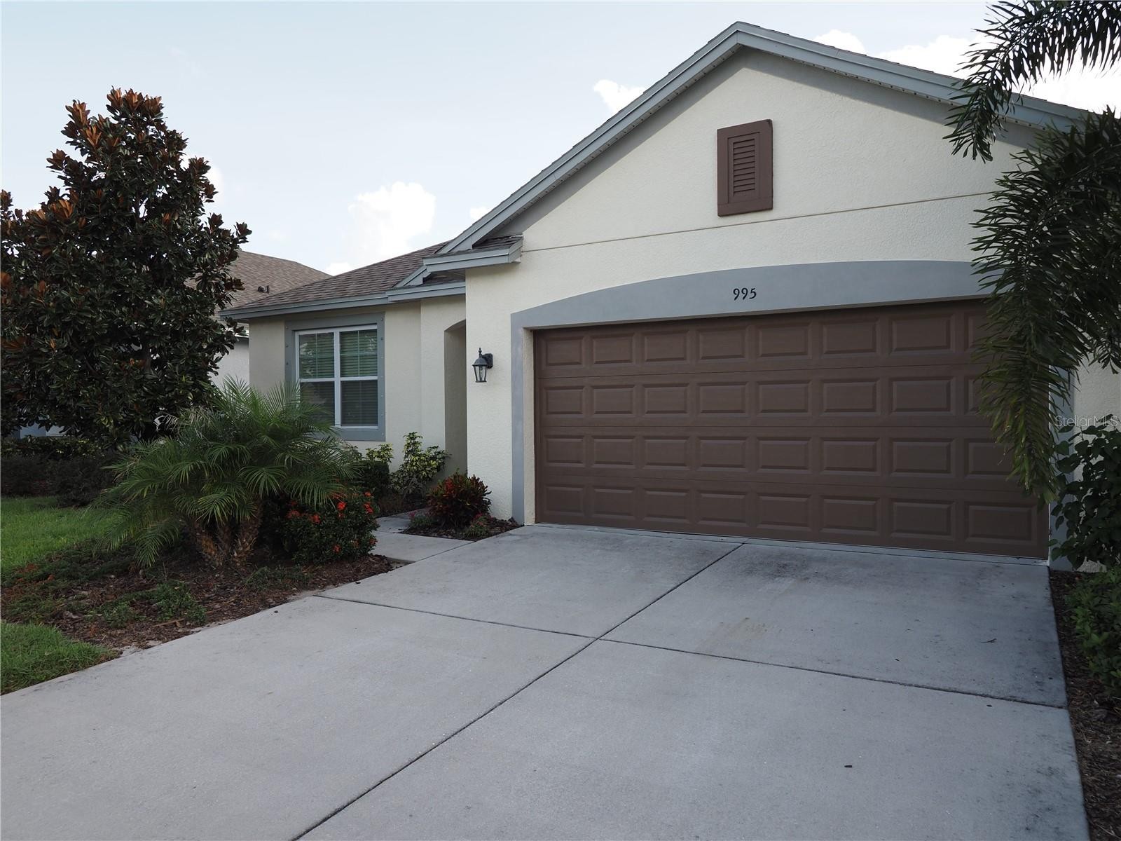 995 MOLLY CIR