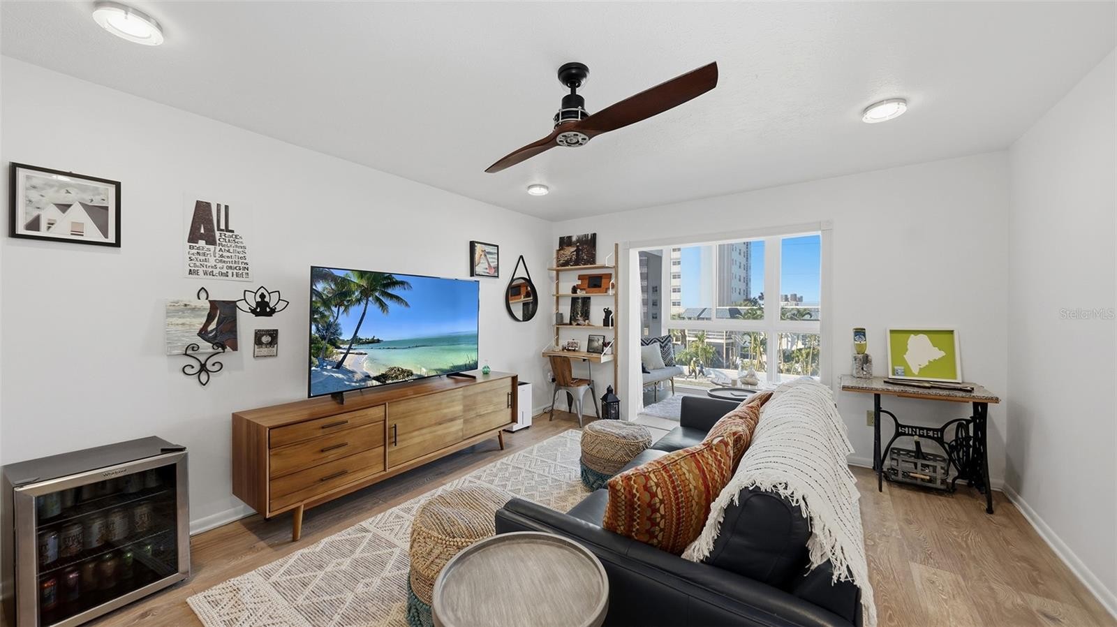 200 THE ESPLANADE N #B2