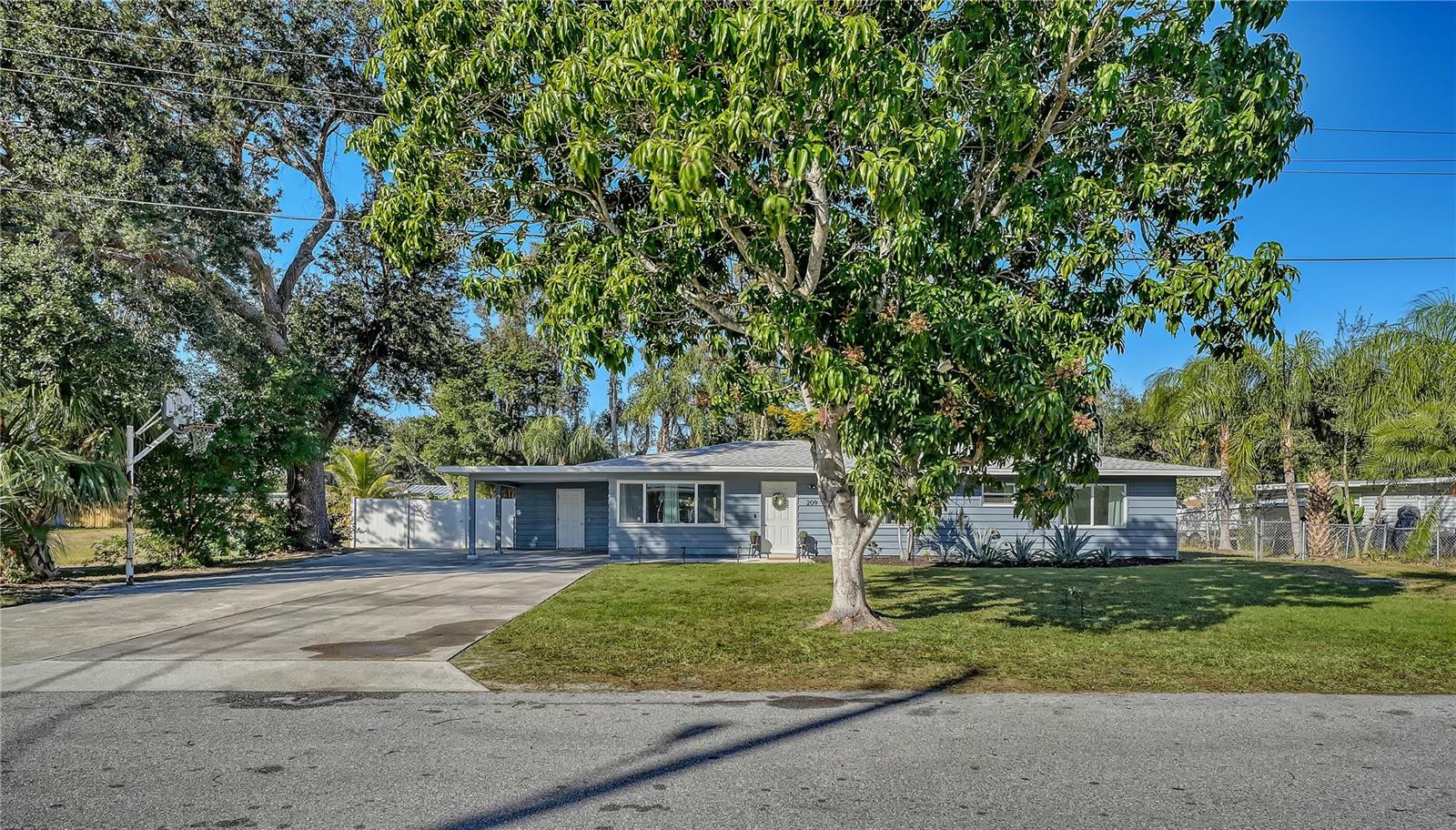 209 BRIGGS CT