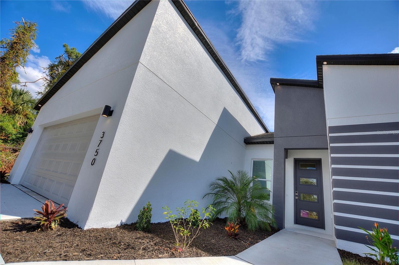 3707 FONTAINEBLEAU ST