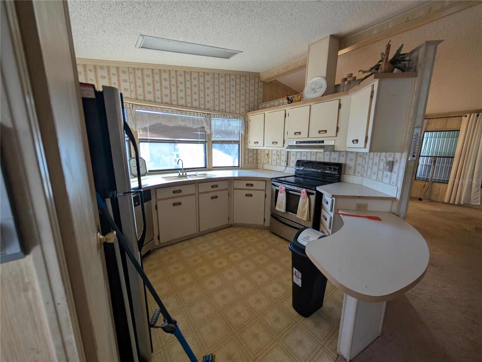 715 50TH AVENUE TER W