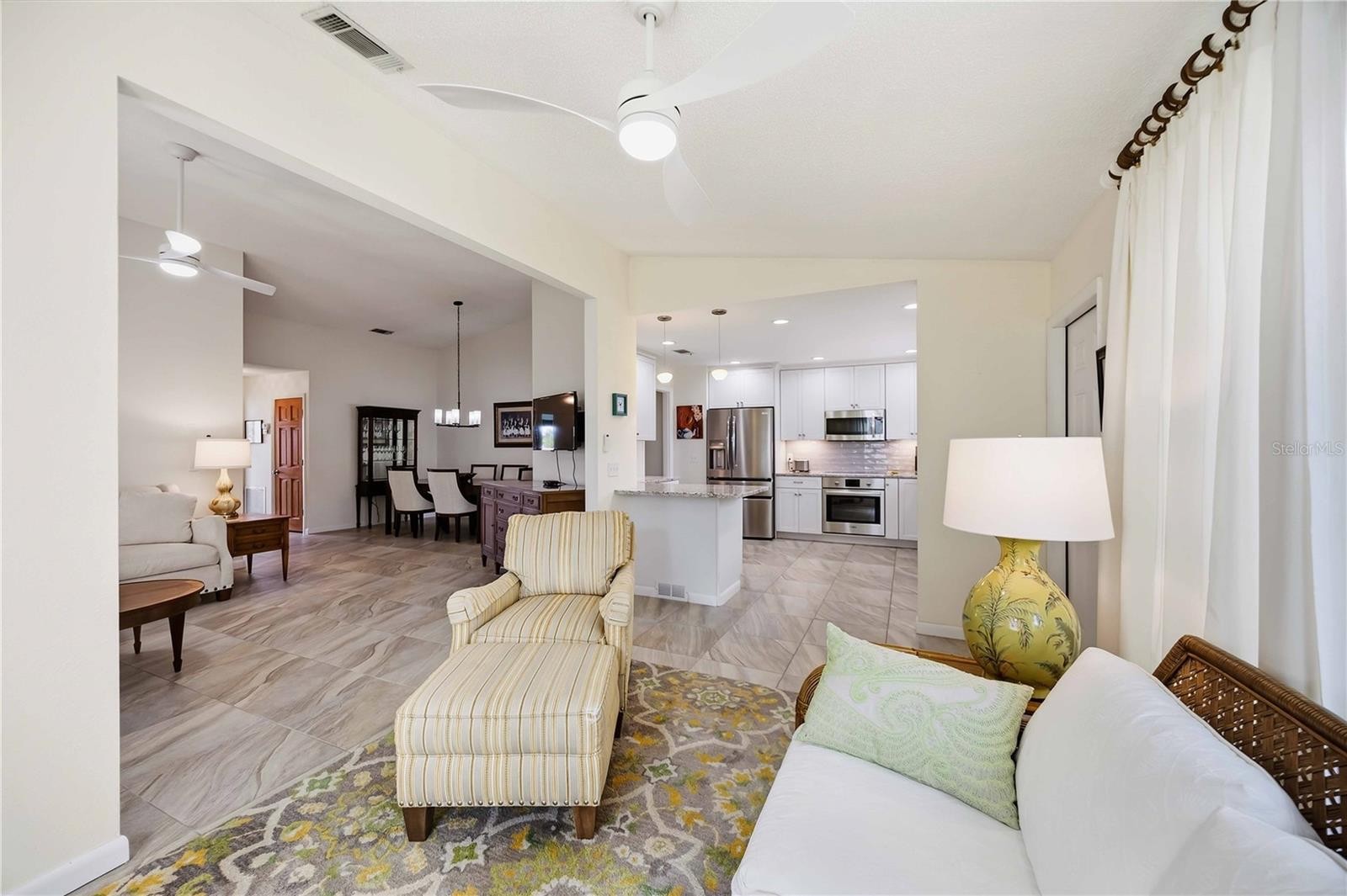 306 PERSIMMON ST #208