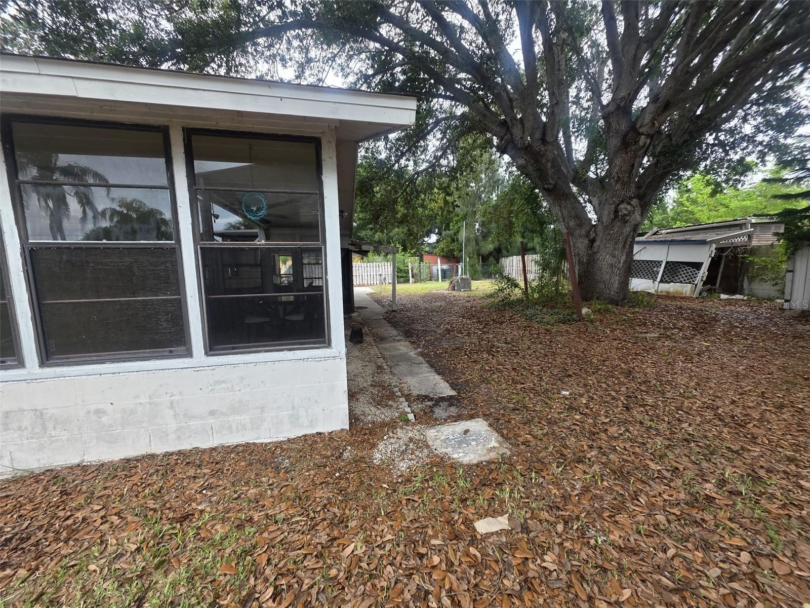 408 PINEWOOD AVE