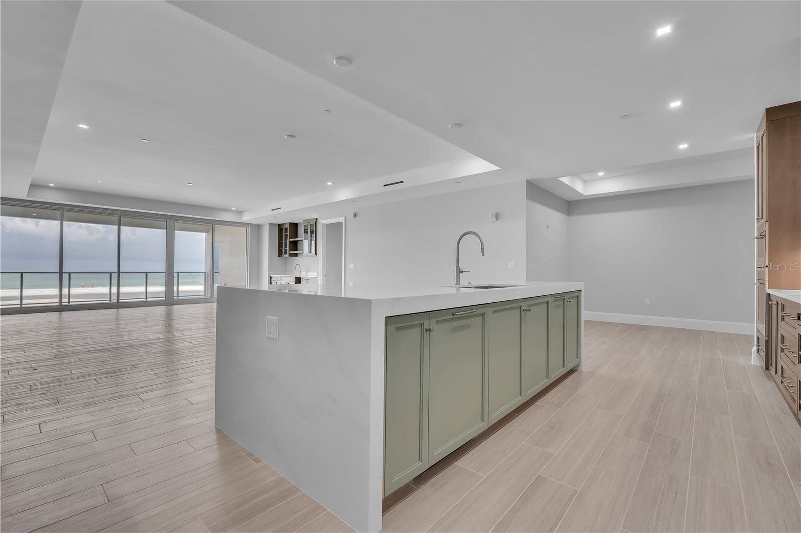 70 AVENIDA VENECCIA #202