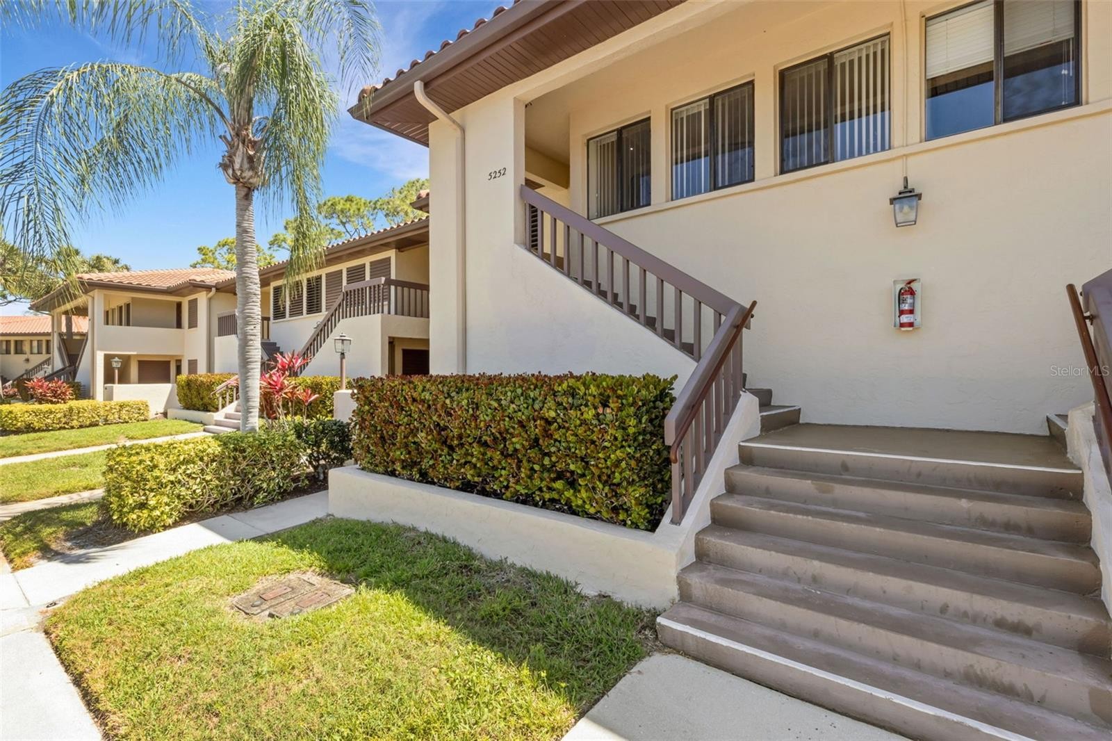 5252 LAKE VILLAGE DR #54
