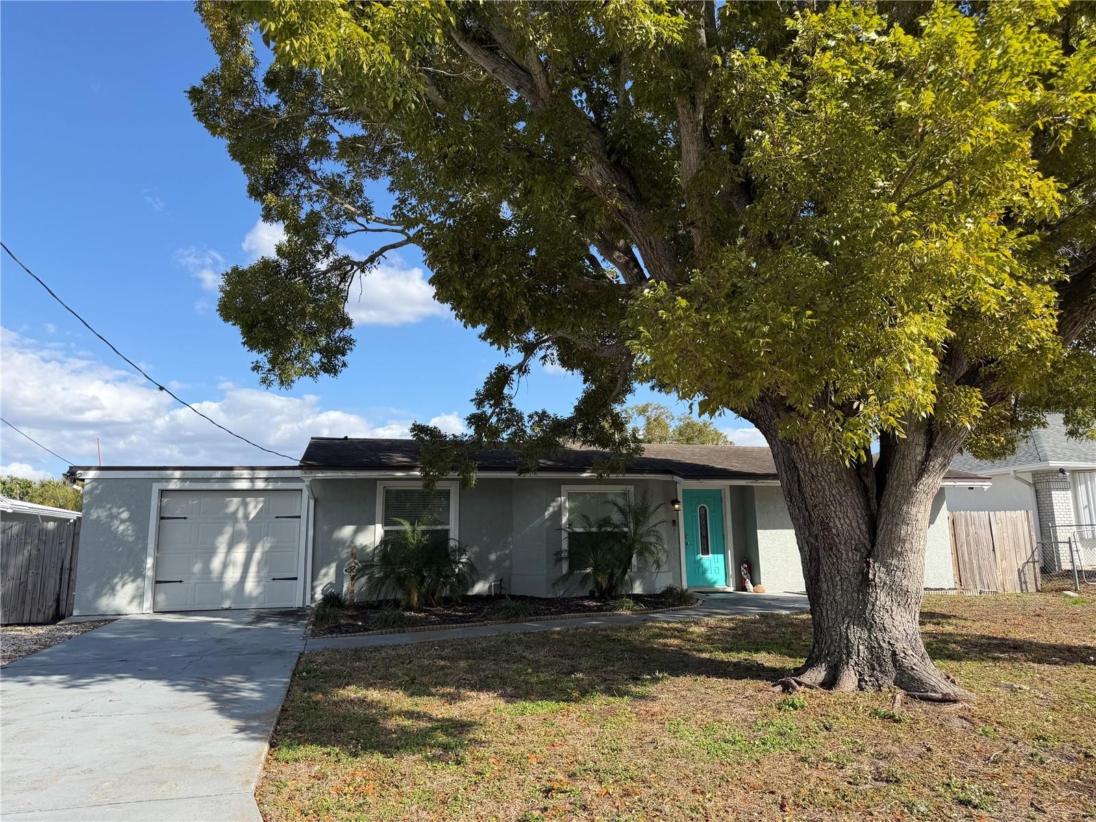 716 IXORA AVE