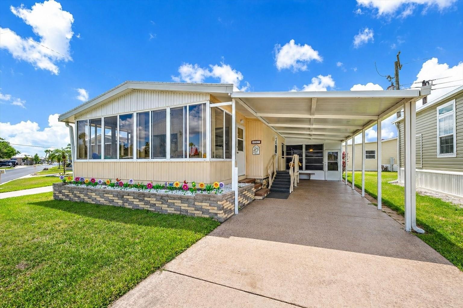132 LAKEVIEW DR #132