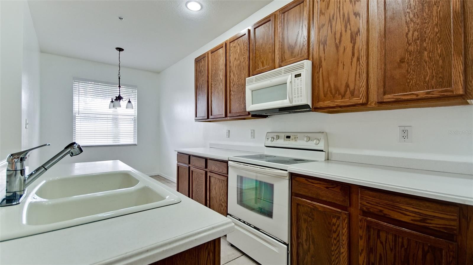 3497 PARKRIDGE CIR #16-102