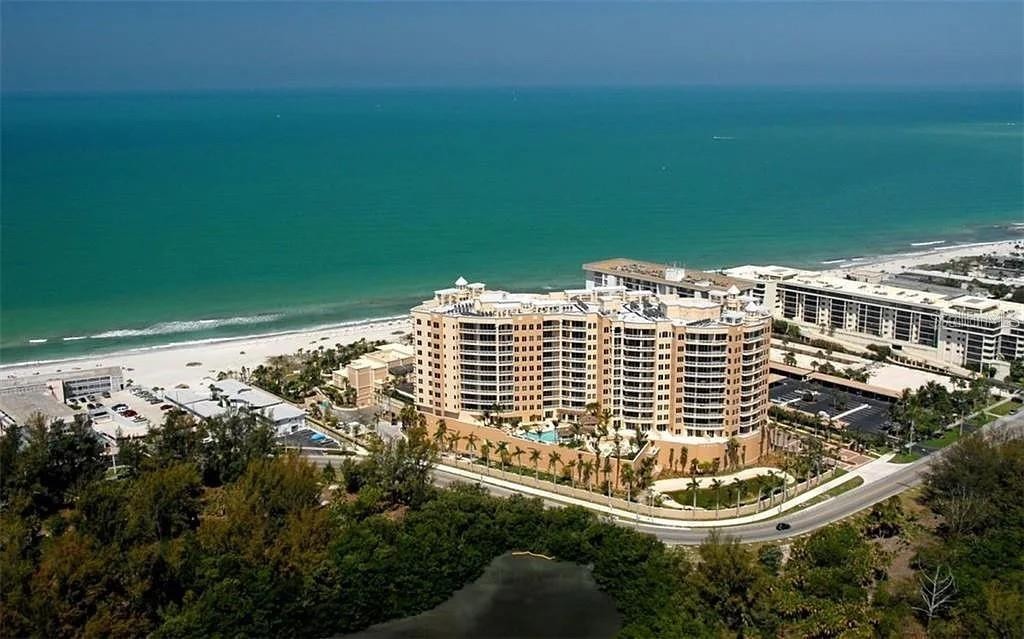 1111 RITZ CARLTON DR #1004