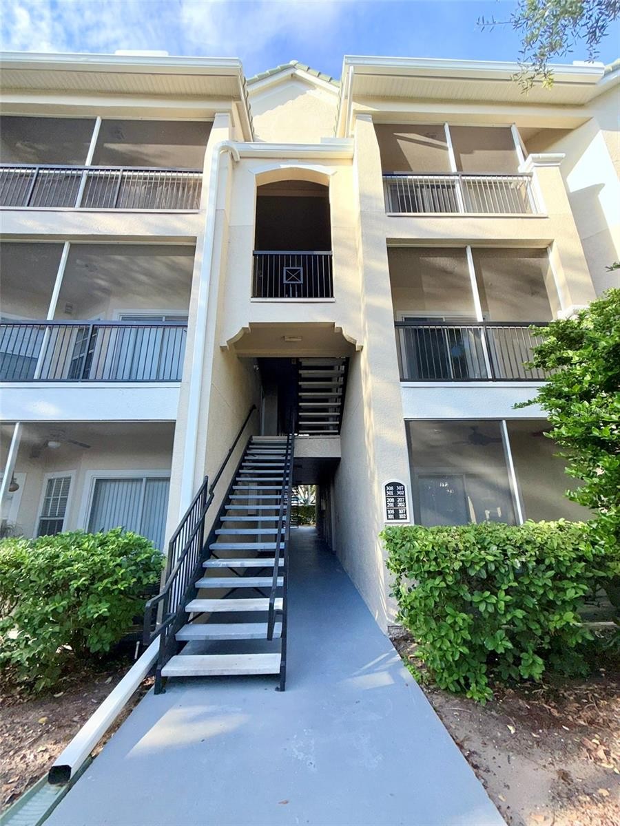 5152 NORTHRIDGE RD #302